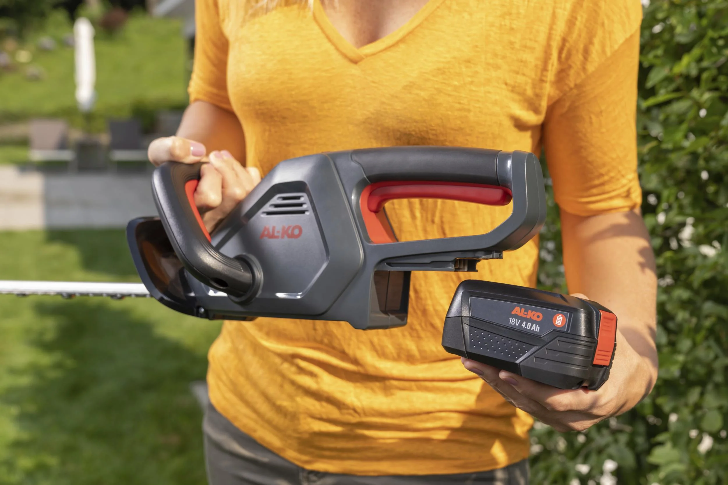 18 V BOSCH HOME AND GARDEN COMPATIBLE Akku-Heckenschere HT 1845 - 2