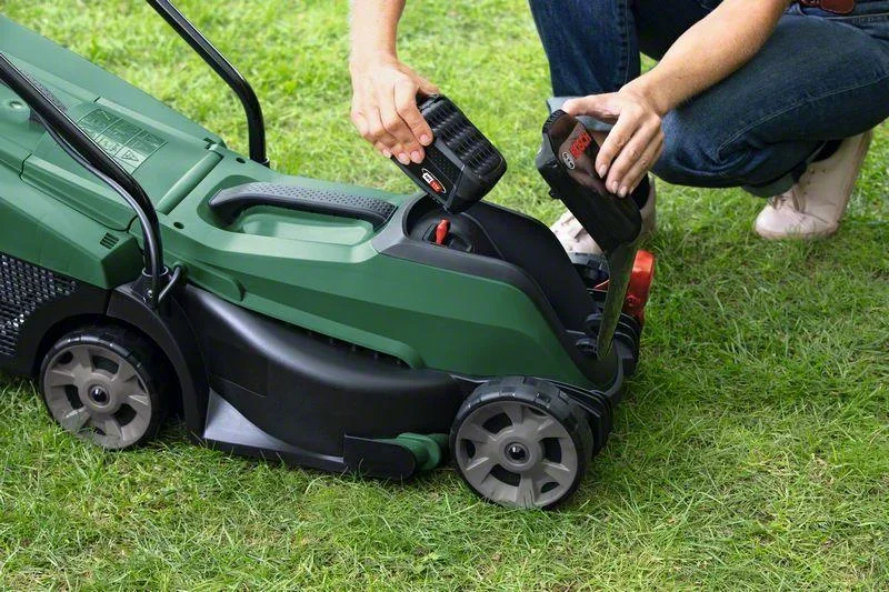 Akku-Rasenmäher City Mower 18V-32-300: 1x Akkupack PBA 18V 4.0Ah W-C, Ladegerät - 0