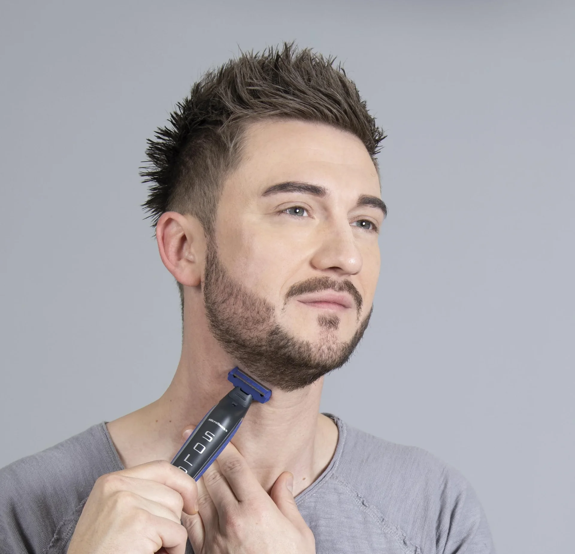 Rasierer für Gesicht und Körper, Bart-Styler. Trockenrasur - 1