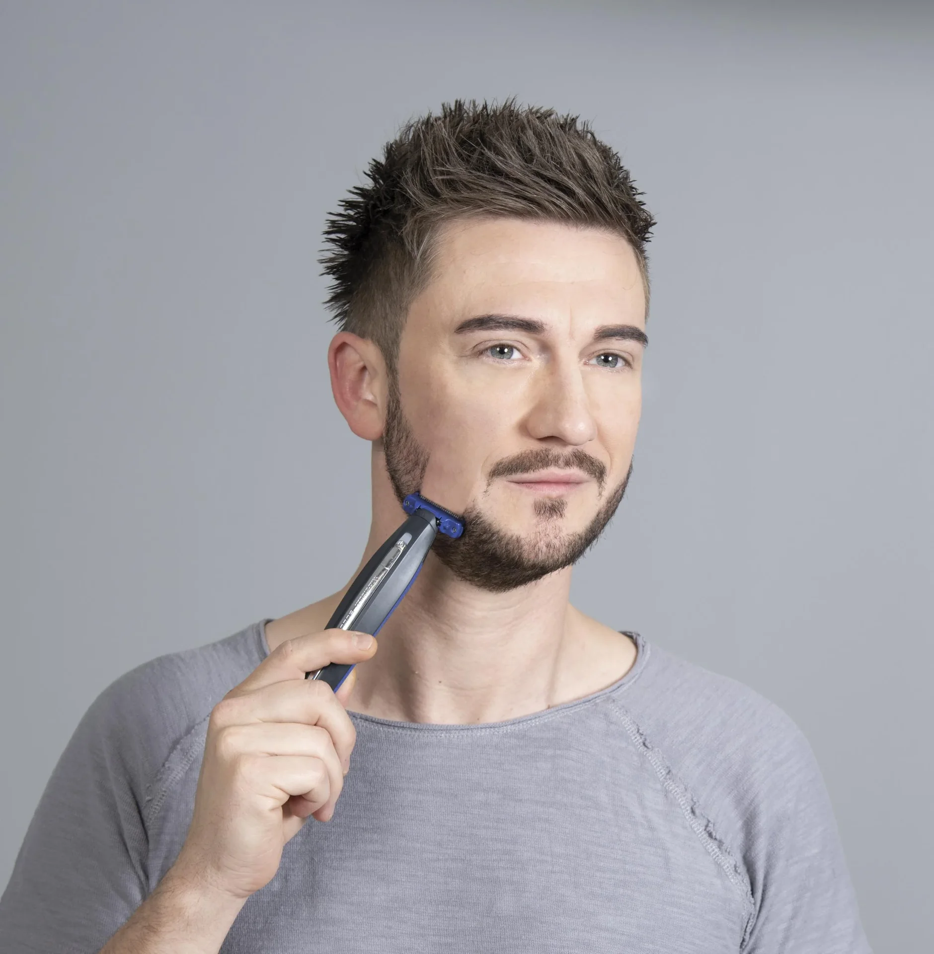 Rasierer für Gesicht und Körper, Bart-Styler. Trockenrasur - 3