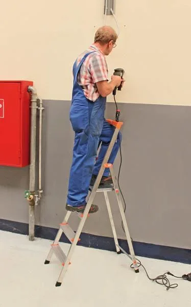 Stufen-Stehleiter mit 2 Stufen plus Plattform - 5