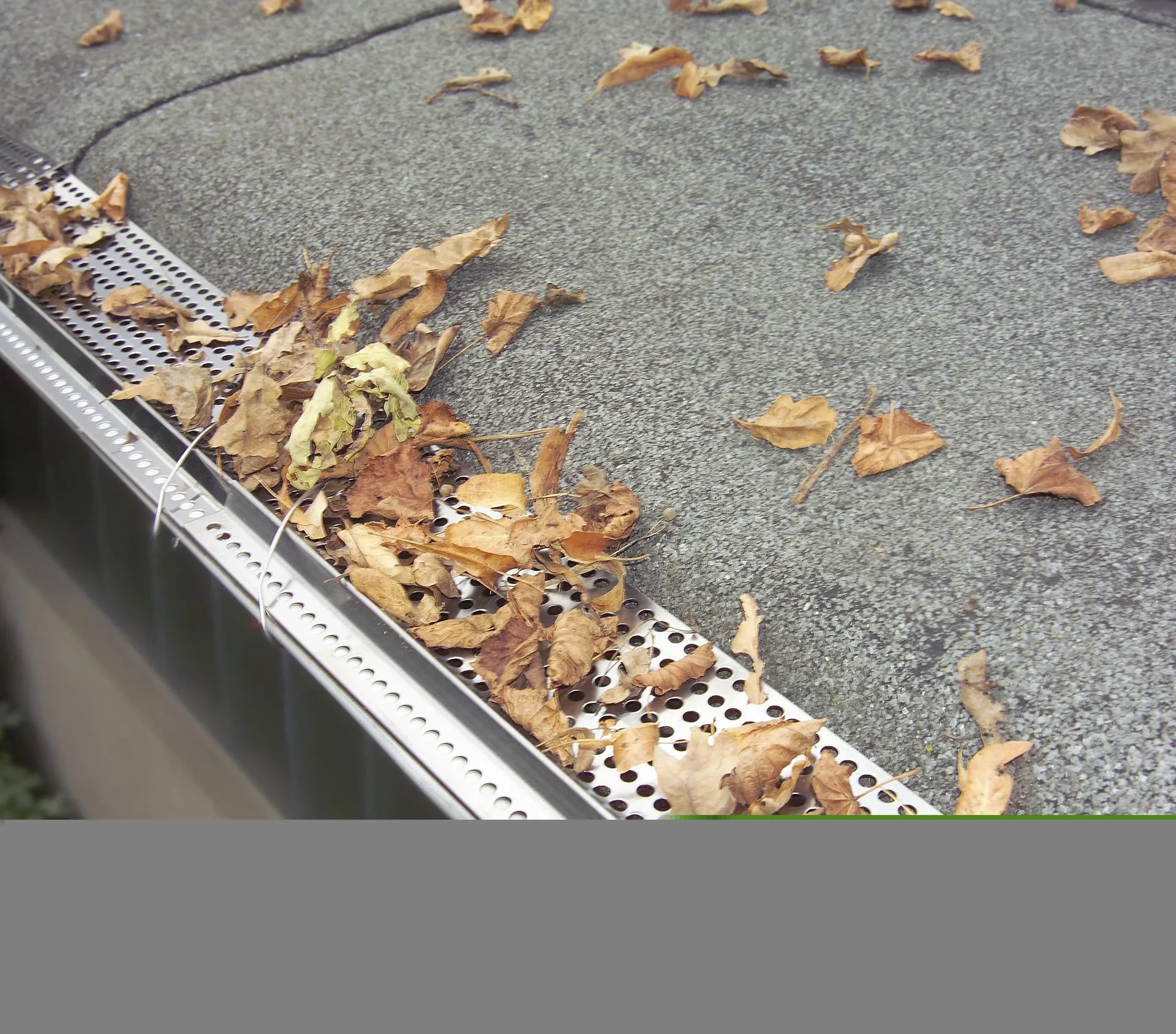 Edelstahl Dachrinnenschutz 6 Platten je 50 cm Länge/ 15 cm Tiefe - 0