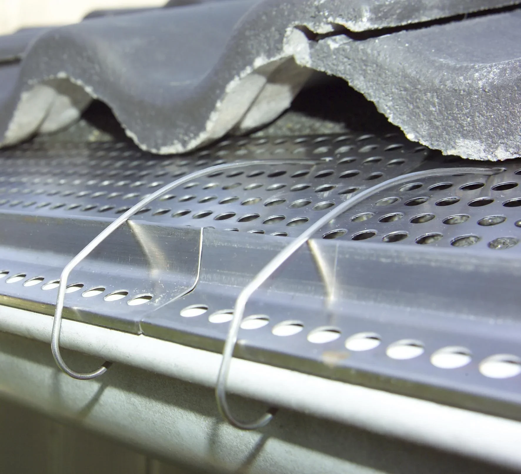 Edelstahl Dachrinnenschutz 6 Platten je 50 cm Länge/ 15 cm Tiefe - 3