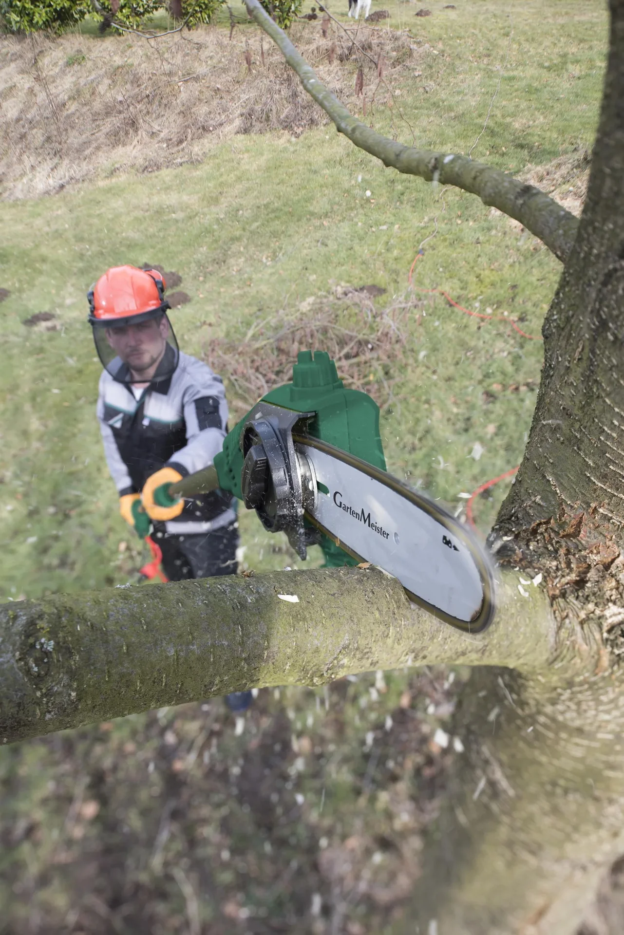 Elektro-Hochentaster 750 Watt mit Glasfaser-Teleskop-Stiel GM EH 750 - 1