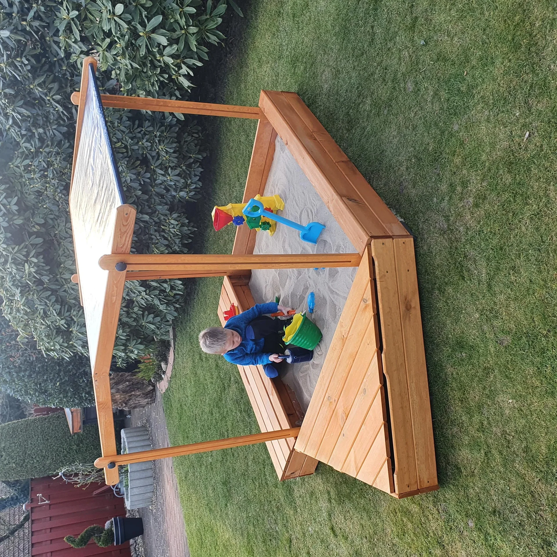 Sandkasten "MULTI" + Bug-/Sitzbox + Sonnendach - 1