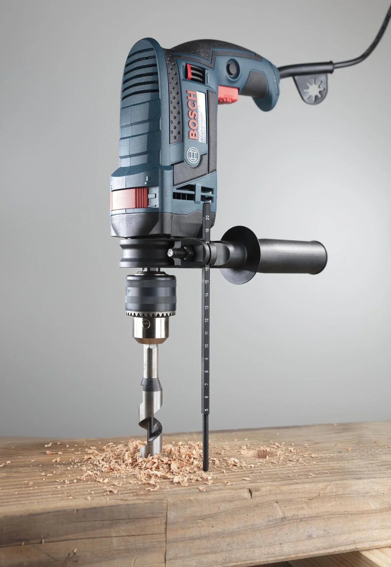 Schlagbohrmaschine GSB 16 RE, 750 Watt, inklusive 100 teiligem Zubehörset - 2