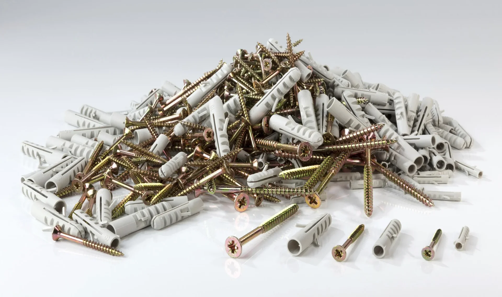Schrauben- und Dübel Sortiment 550-teilig - 1