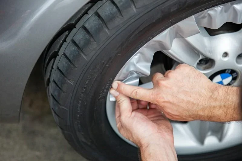 Schwarze Reifenfarbe 75 ml, inklusive 2 Spezialschwämme + 1 Paar Handschuhe - 2
