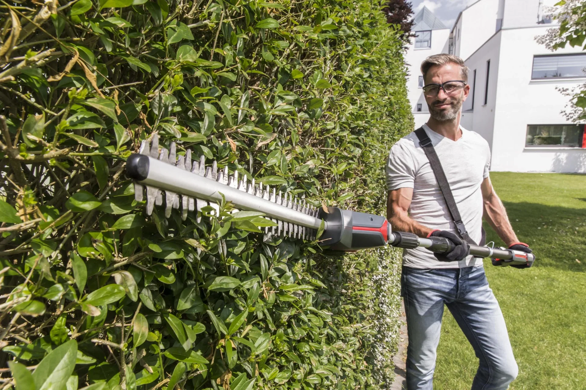 18 V BOSCH HOME AND GARDEN COMPATIBLE Akku-Hochheckenschere HTA 1845 - 0