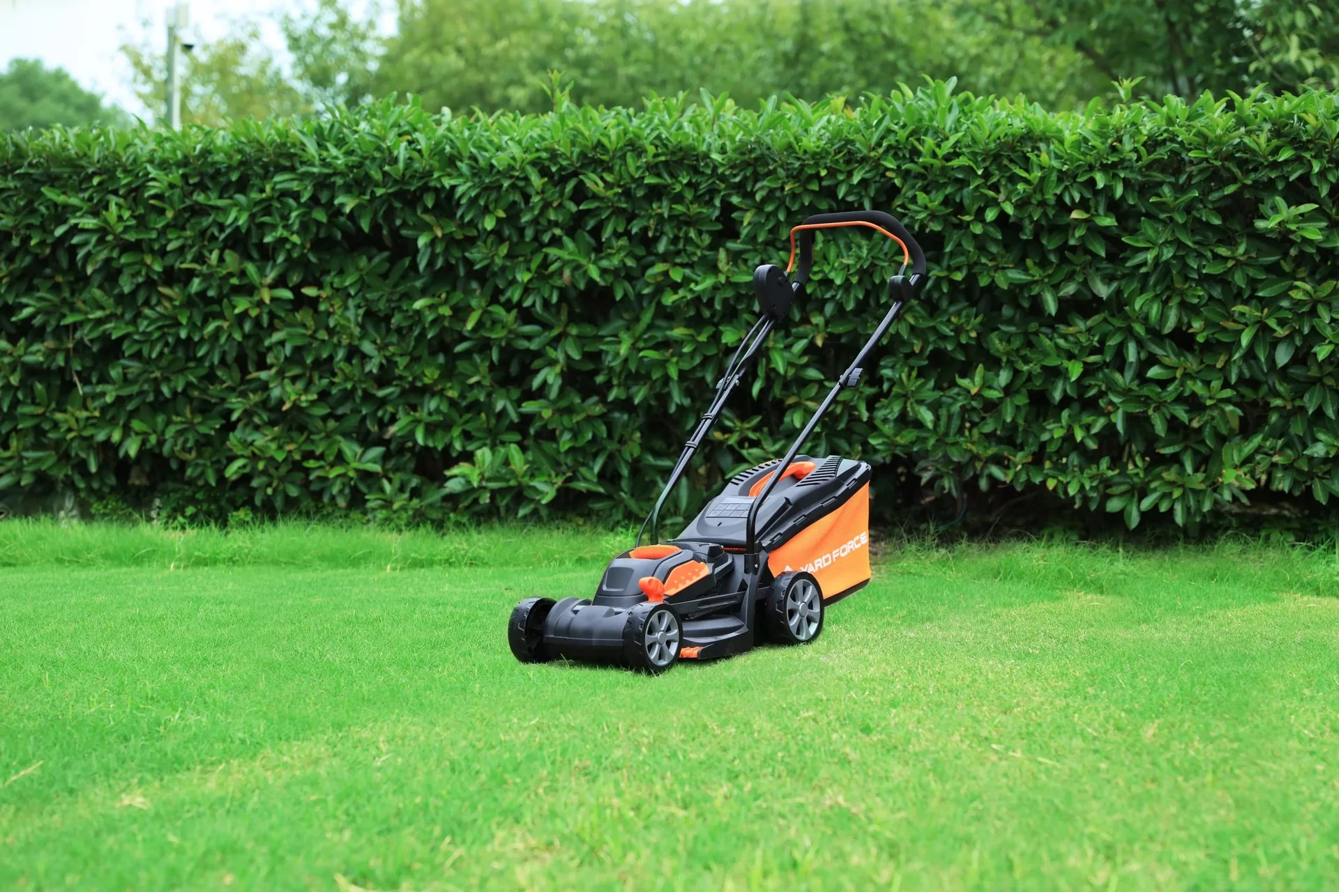 LM C33 20 V Akku Rasenmäher, inkl. Akku und Ladegerät - 1