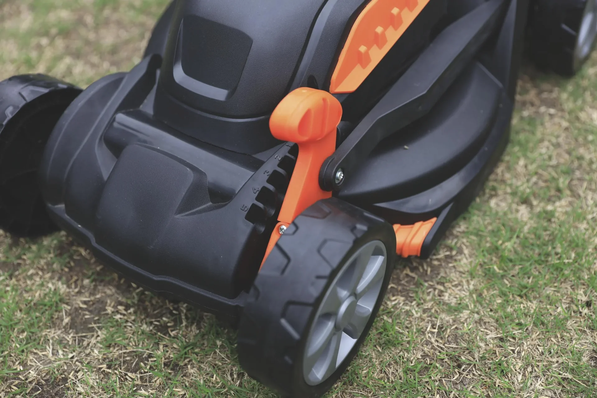 LM C33 20 V Akku Rasenmäher, inkl. Akku und Ladegerät - 5