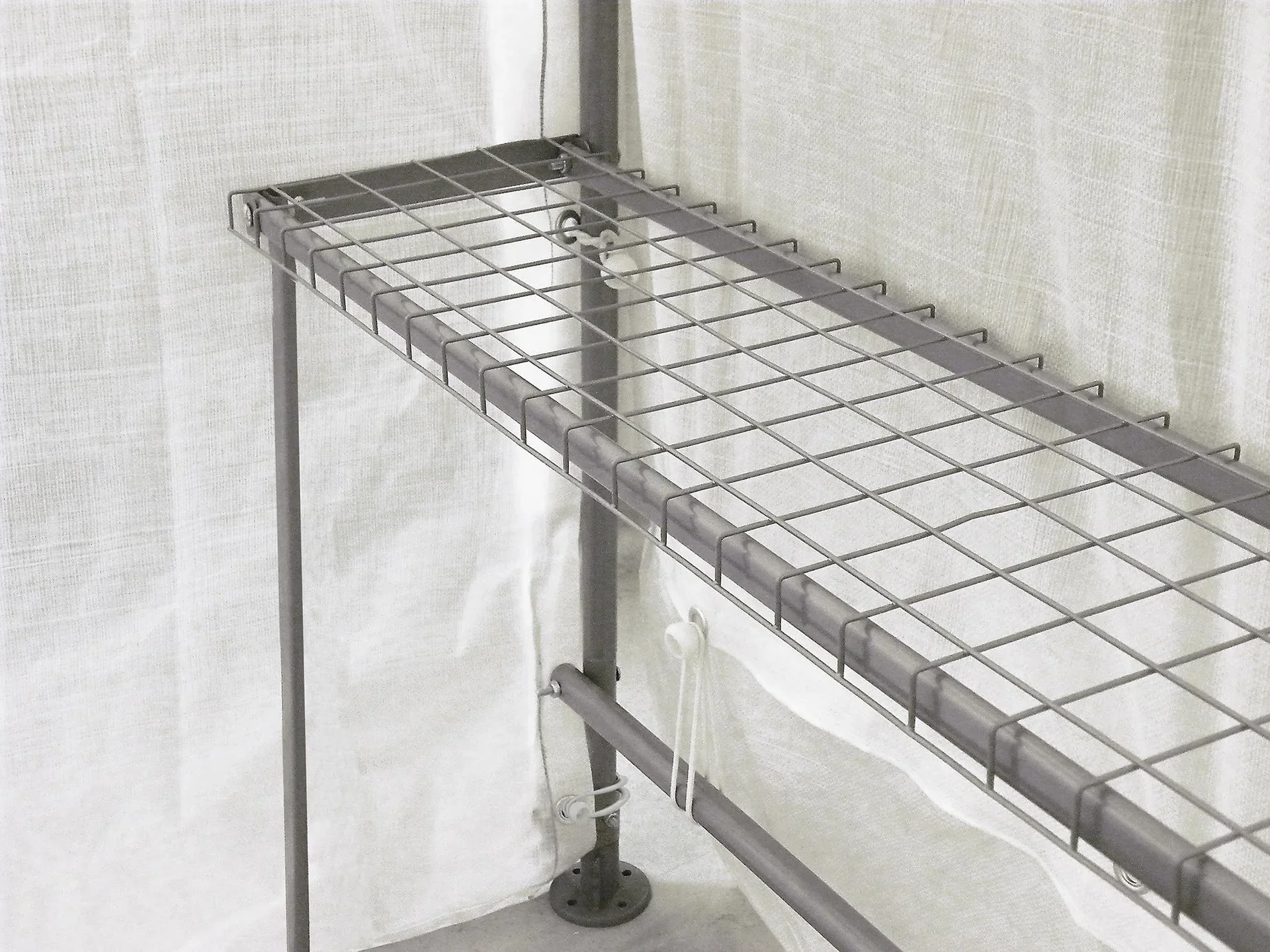 Foliengewächshaus 4,32 m² weiß inkl. Regalen, 180x240 cm - 0