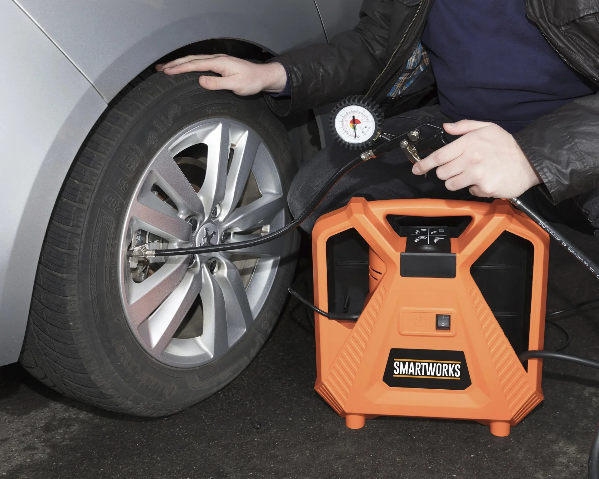 Kompressor "Air Box" 1100 Watt + HD Autokamera inklusive Zubehör + Zurrgurt-Set, 5-teilig GRATIS dazu Warnfahne - 3