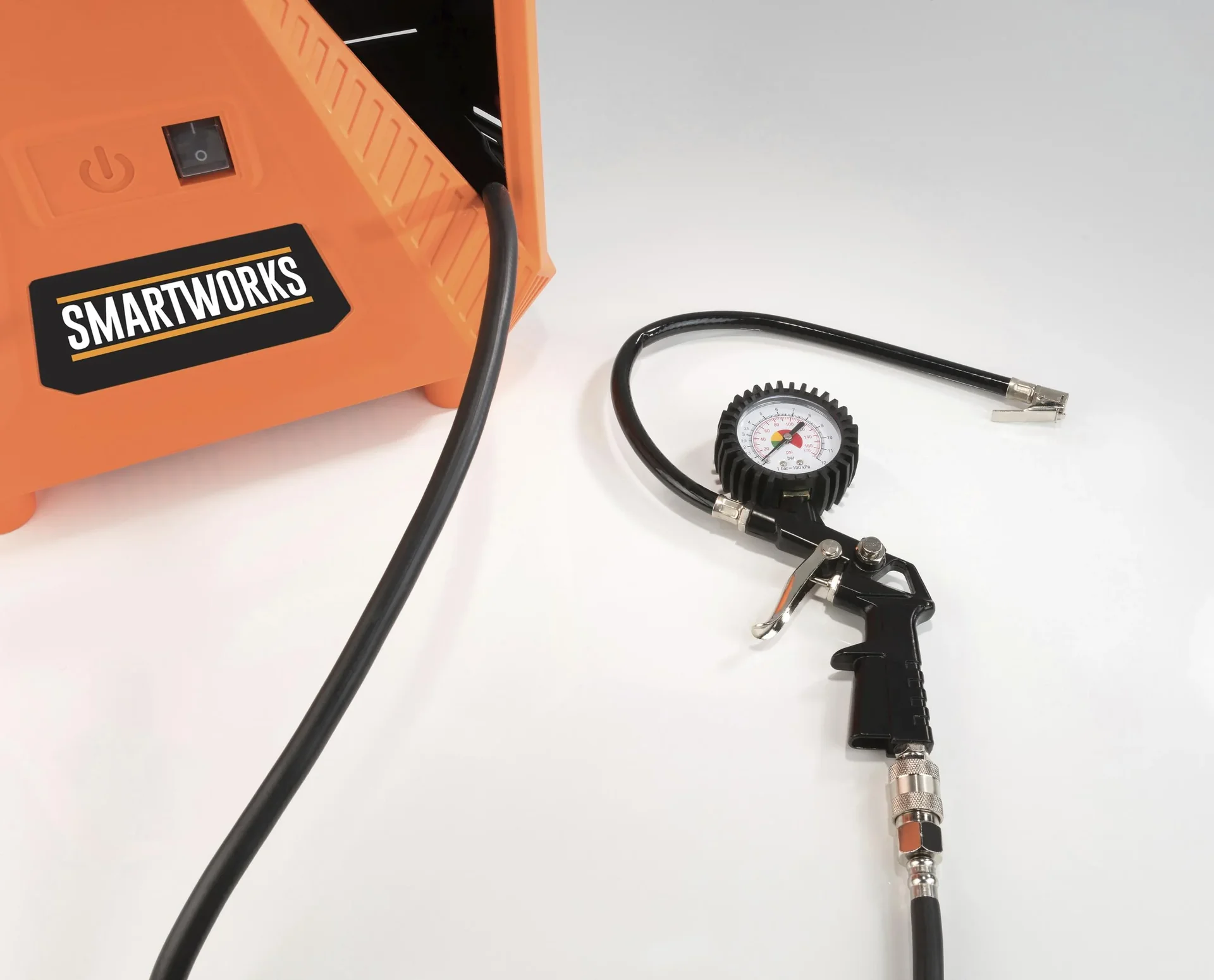 Kompressor "Air Box" 1100 Watt + HD Autokamera inklusive Zubehör + Zurrgurt-Set, 5-teilig GRATIS dazu Warnfahne - 10