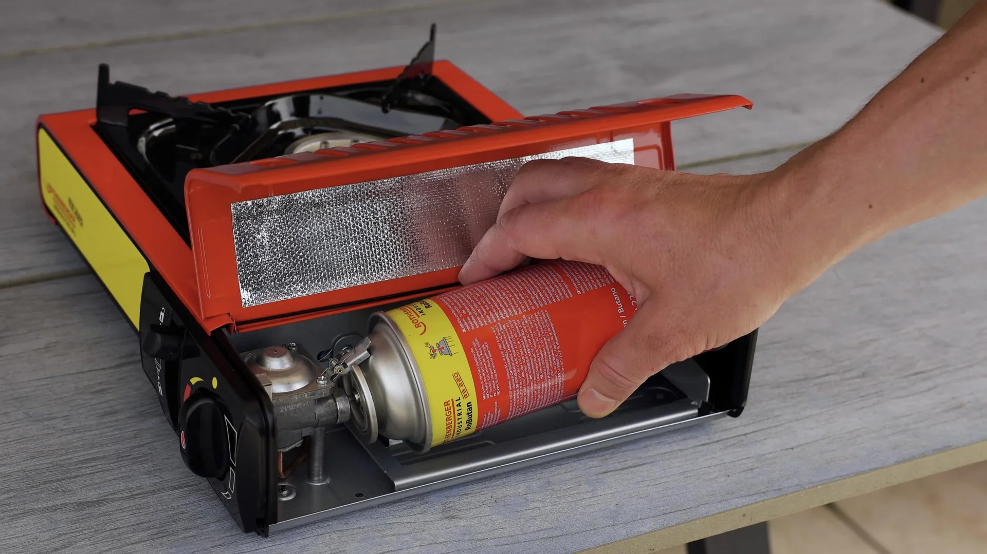 Kompakter Gas-Tischkocher Gourmet RS 220 mit integriertem Kartuschenfach - 4