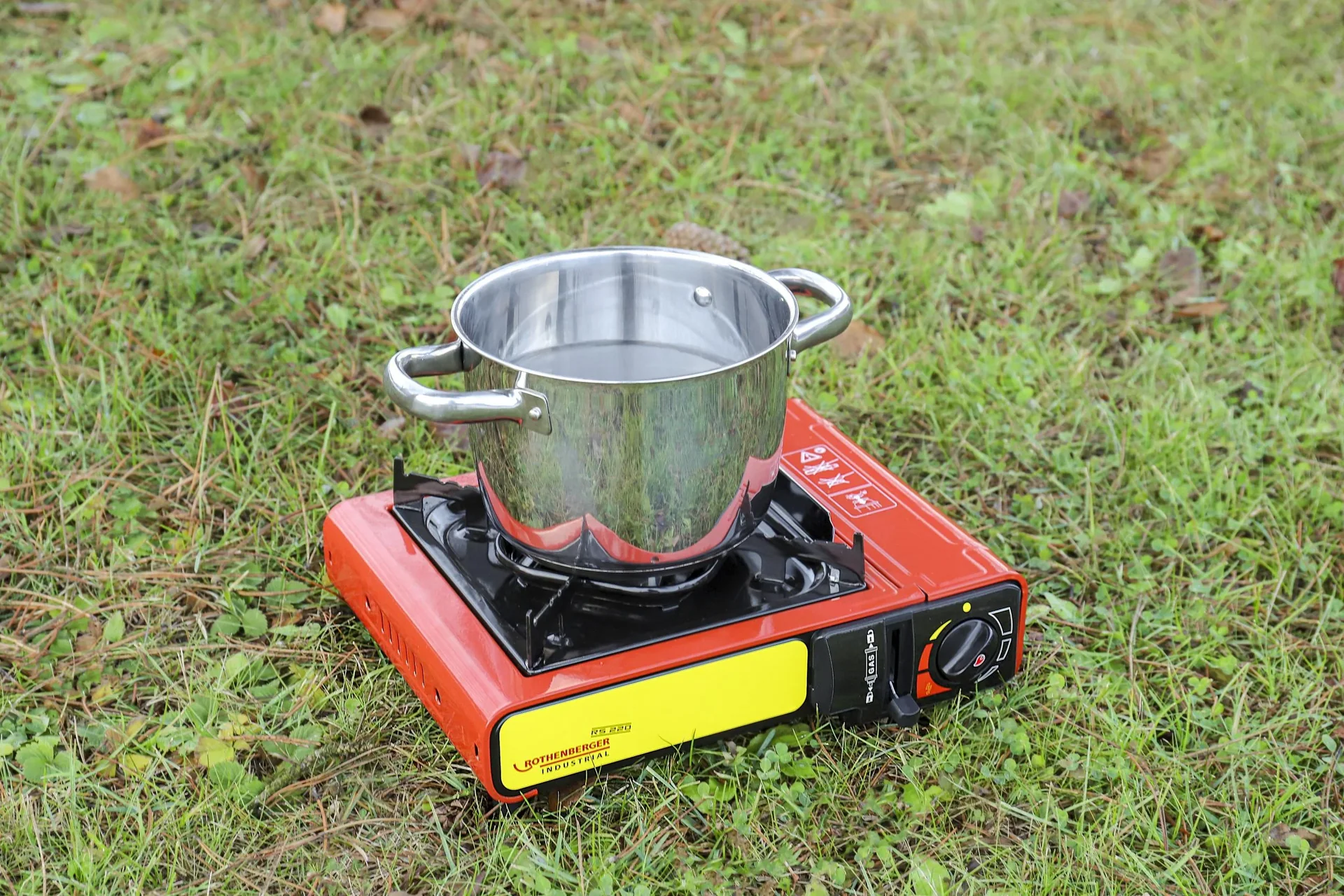 Kompakter Gas-Tischkocher Gourmet RS 220 mit integriertem Kartuschenfach - 6