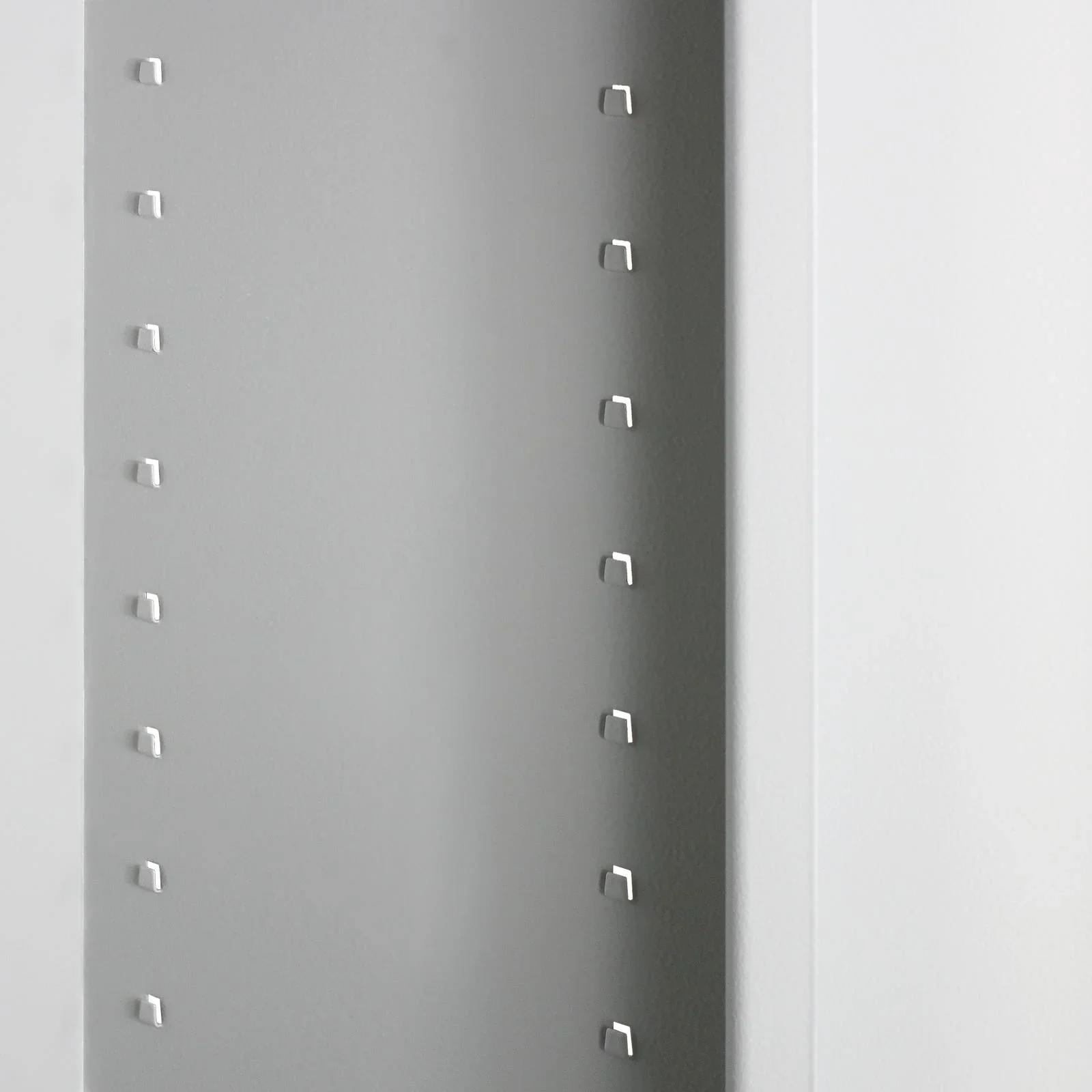 Werkzeugschrank mit 78 Sichtlagerkästen - 0