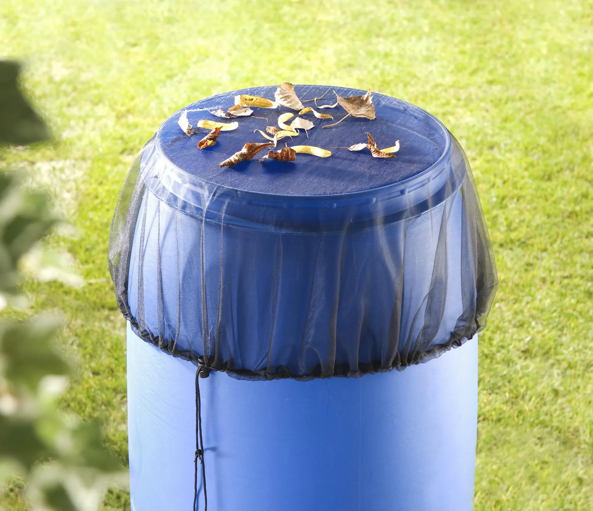 Set Akku-Regenfasspumpe, teleskopierbar, 12 Volt + Regentonnen-Netz 95 cm + Gartenschlauch-Set „Economic ½“, 20 Meter - 8