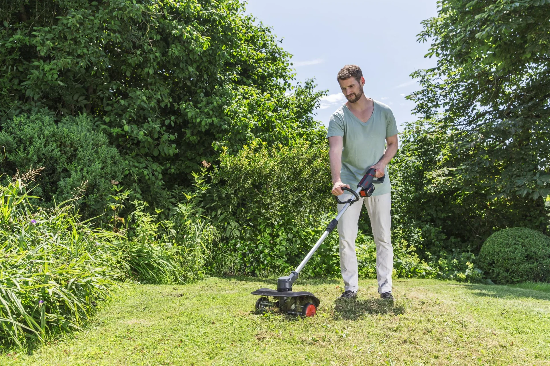 BOSCH HOME AND GARDEN COMPATIBLE Akku-Rasenlüfter AR 1835 - 0