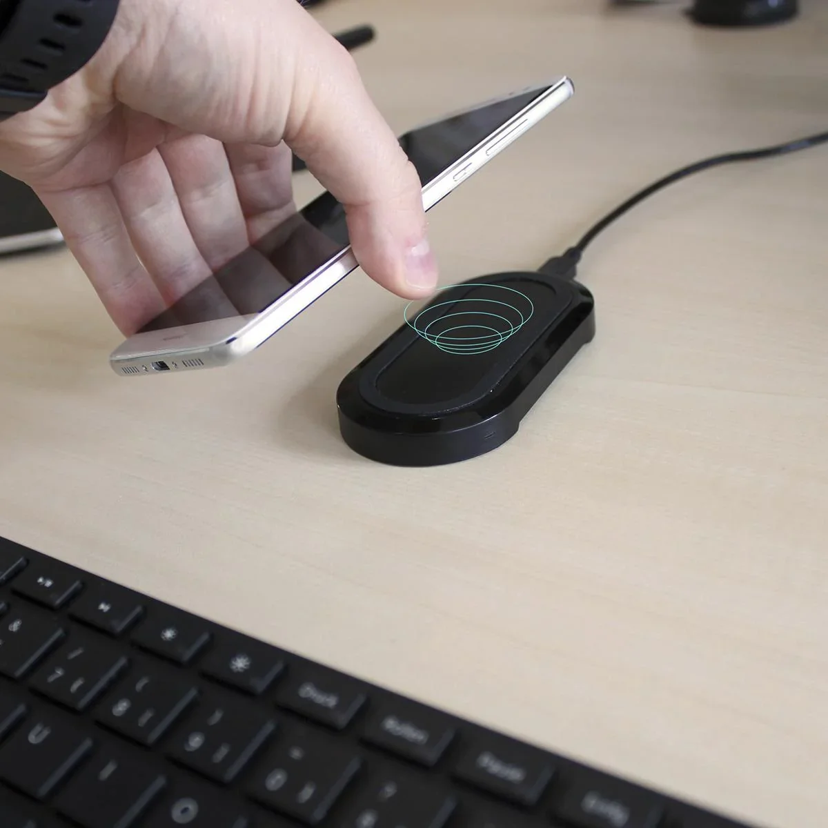 Handyhalter mit QI-Ladefunktion - 2 in 1 - 1