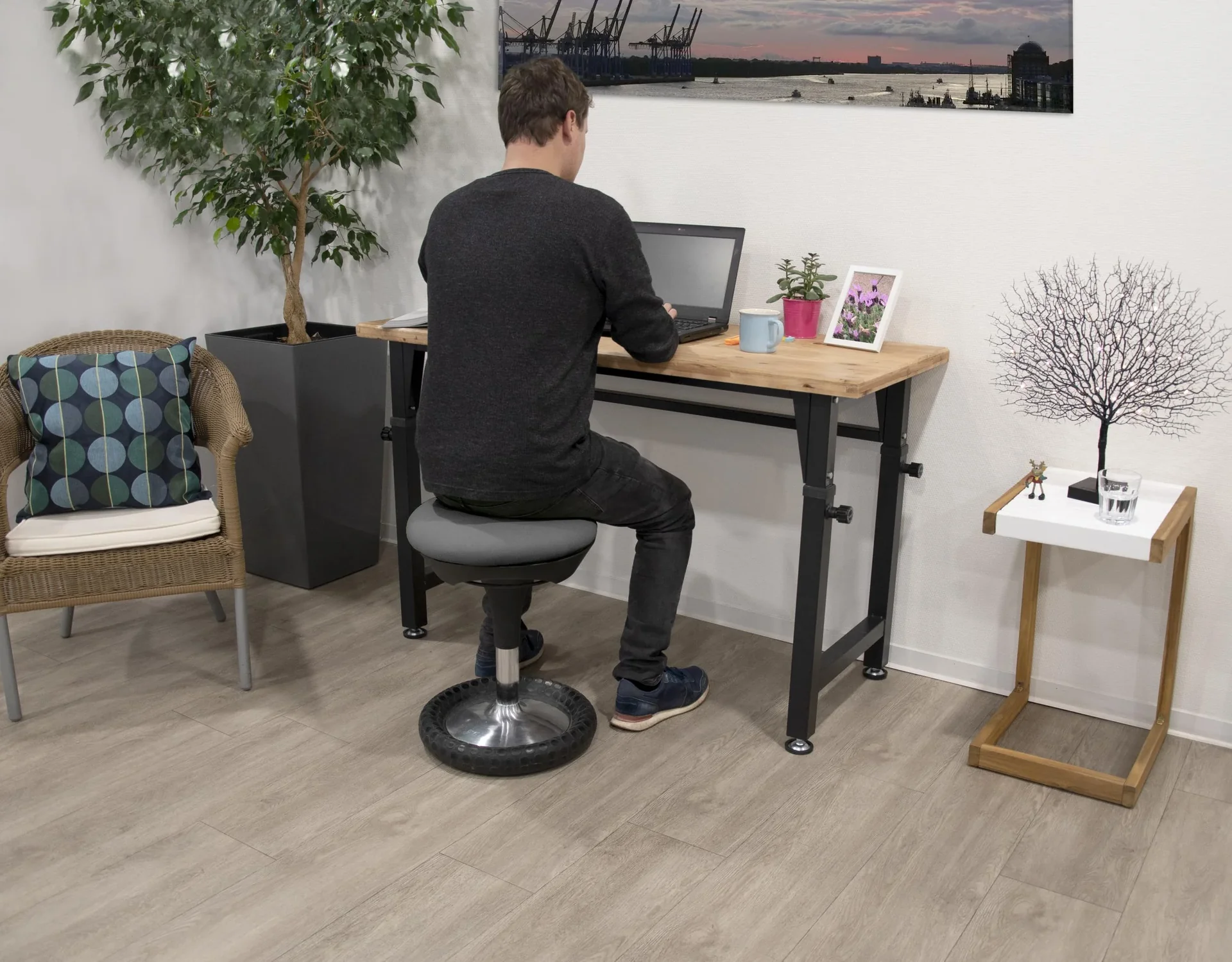 Höhenverstellbare Werkbank - 3