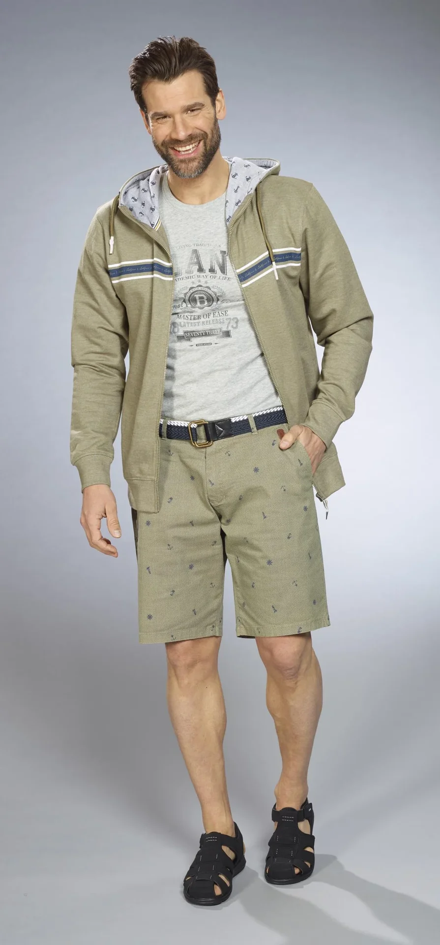 Kapuzenjacke, Farbe khaki, Gr.L - 0