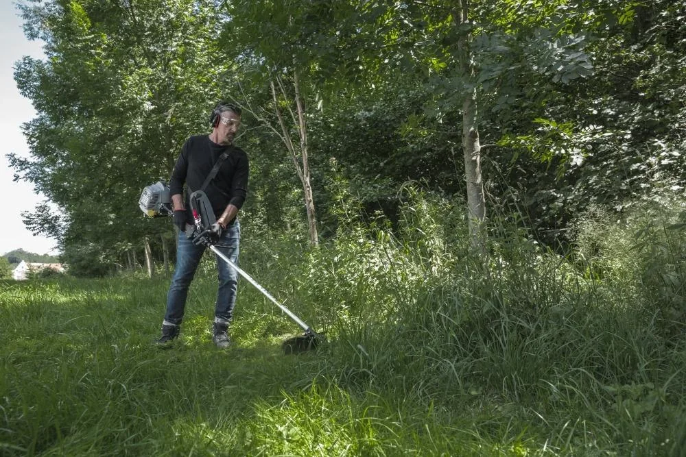 Benzin-Motorsense "BC 330 L" - 0