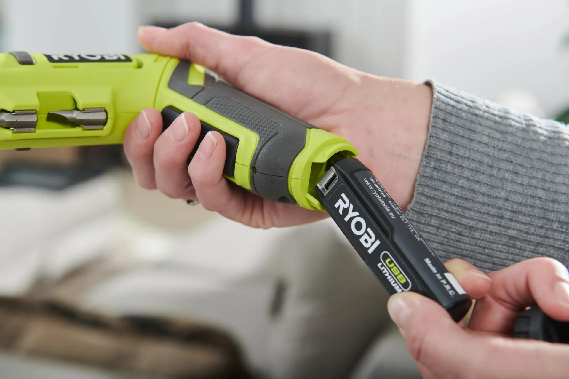 Akku-Knickschrauber 4V USB, inklusive 4 V 2,0 AH Akku und USB-C Ladekabel - 4