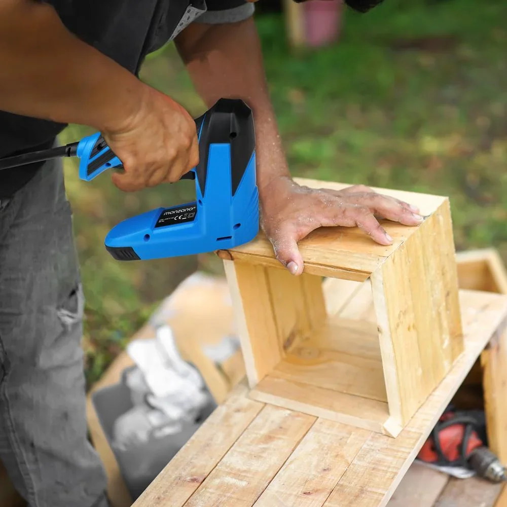 Elektrotacker - inkl. 400 Klammern + 100 Nägel - 0