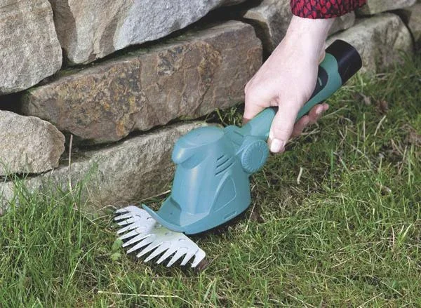 Akku Gras- & Strauchschere 10,8 Volt mit Fahrstock inklusiver Ersatzakku - 7