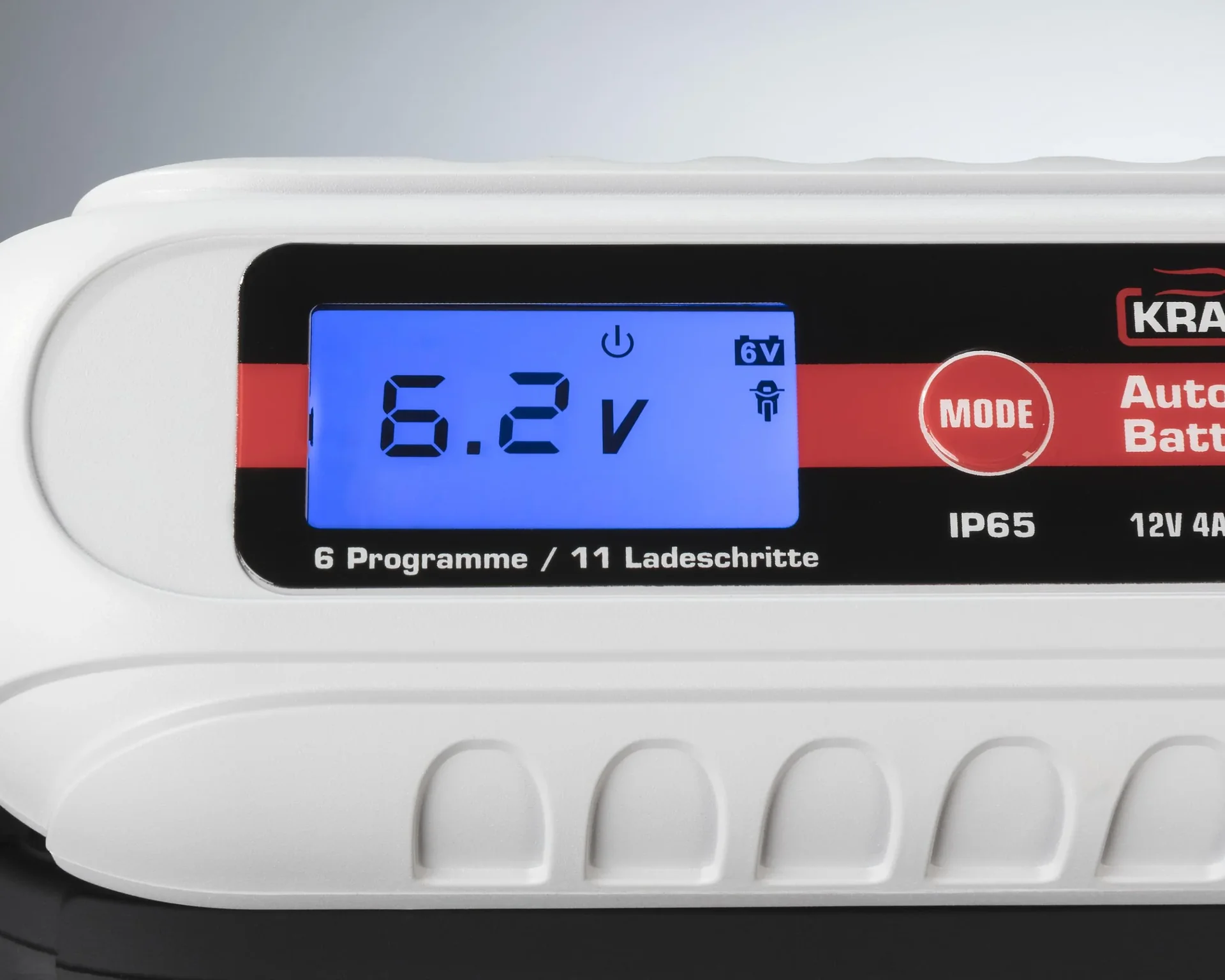 Batterieladegerät 6 / 12 Volt - 4 A - mit Polklemmen und Ringösenkabel - 10