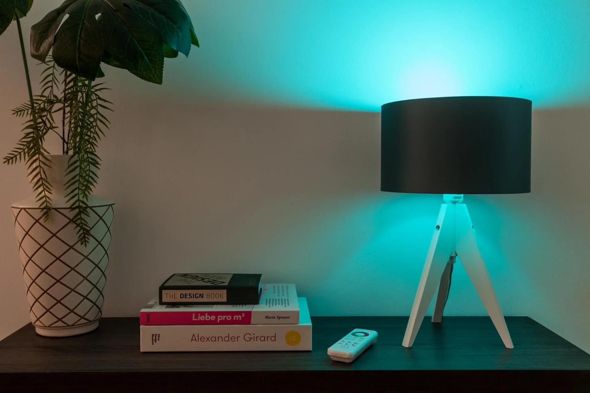 tint Starter Set mit 2 LED Lampen, 9,5 W, E27, Farbwechsel und Fernbedienung - 4