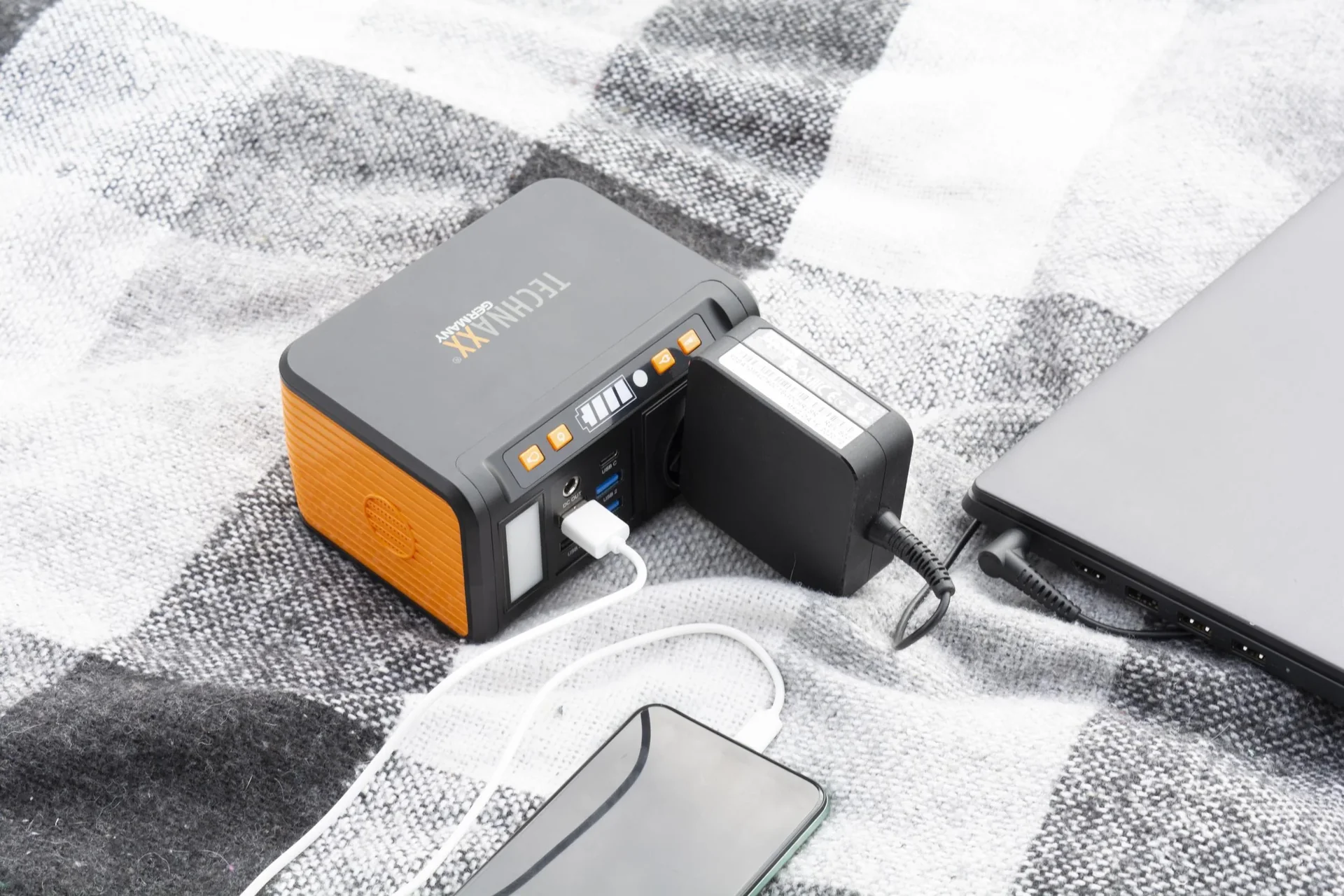 Mini-Powerstation mit 220V Steckdose - 0