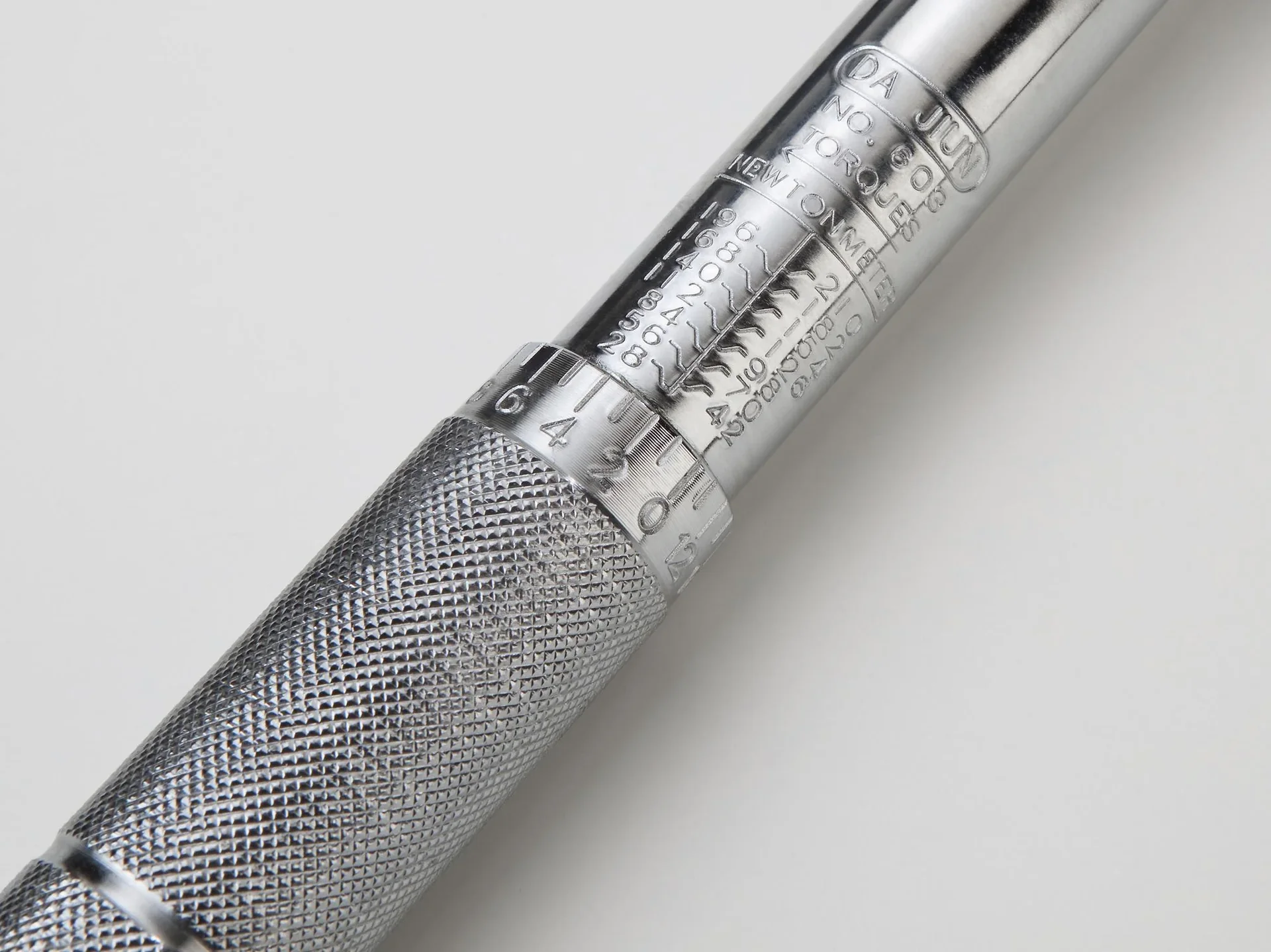 Drehmomentschlüssel-Satz, 40 - 210 Nm inklusive Verlängerung und drei Steckschlüsseleinsätzen - 2