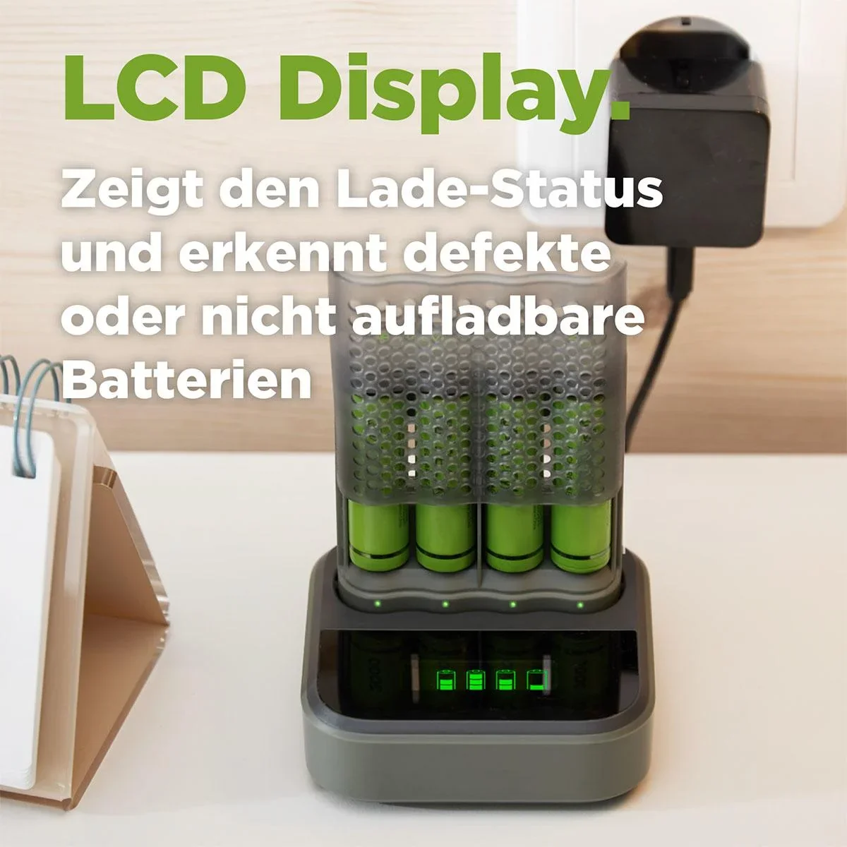 USB Schnellladegerät mit Docking Station, LCD Ladestandsdisplay für 4 AA / AAA NiMH Akkus inklusive 4 ReCyko (AA) 2600mA - 8