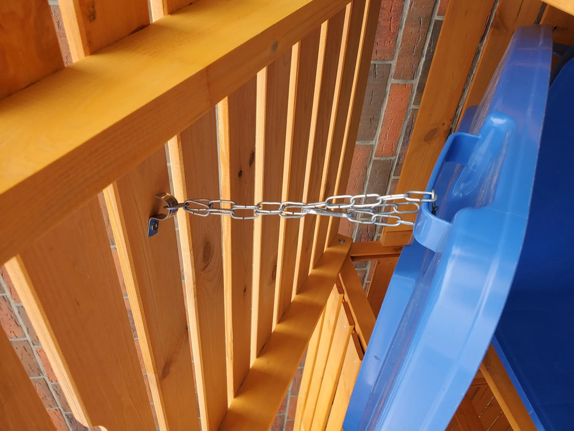 Mülltonnenbox "Vario III" für 3 Tonnen, honigbraun - 1