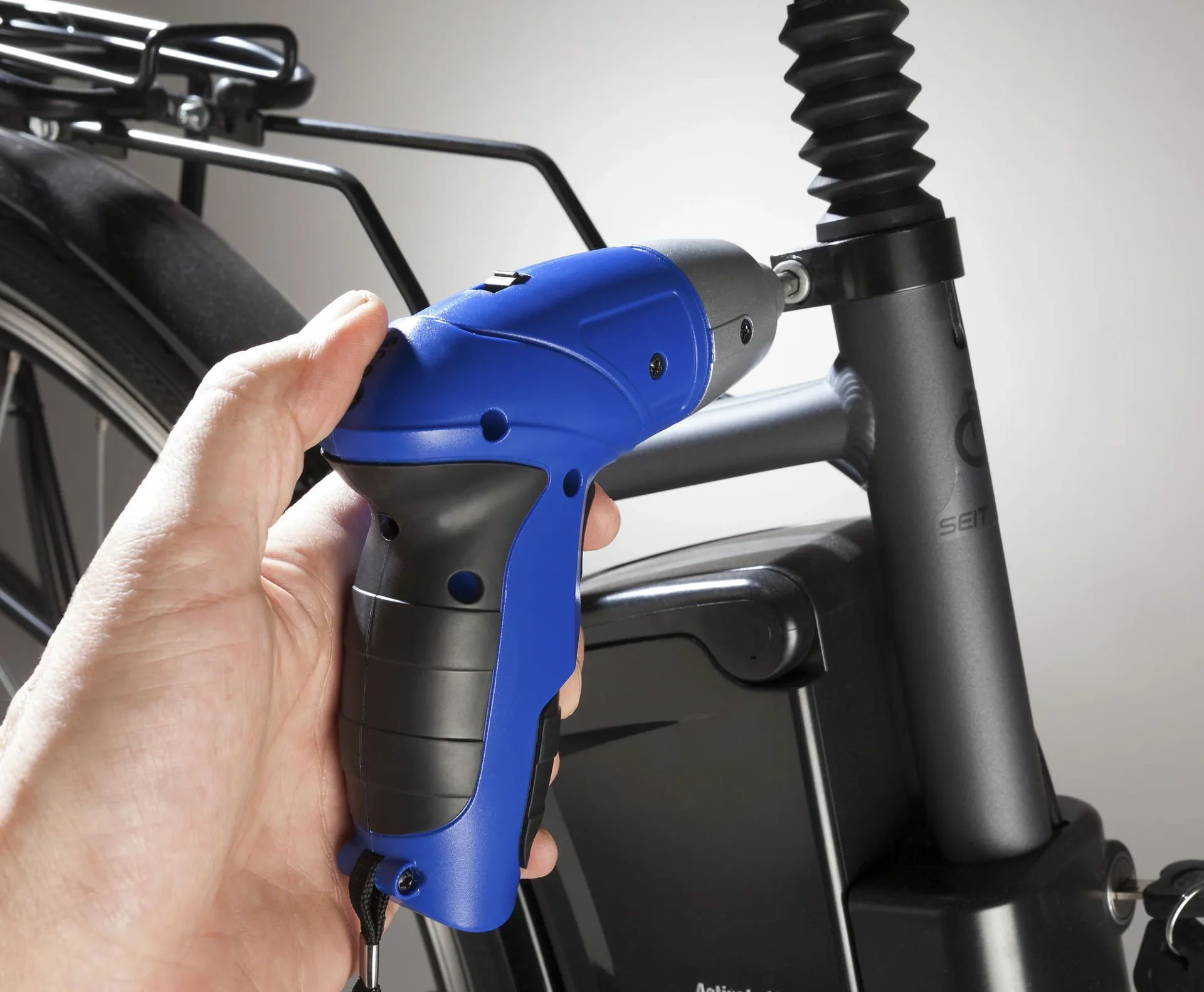 Akkuschrauber 3,6 V Li-Ion mit 101-teiligem Bitsatz - 2