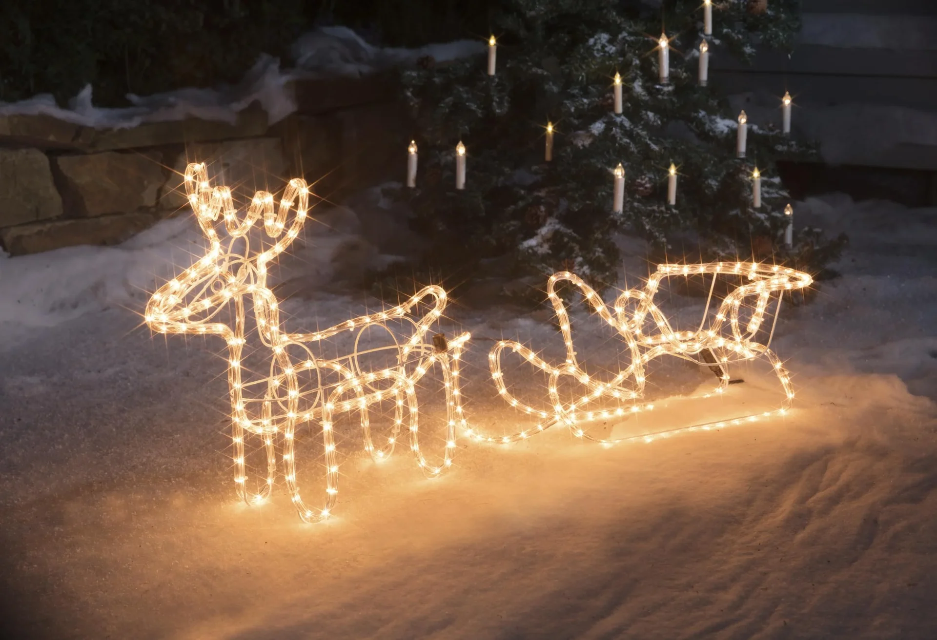 Rentier mit Schlitten für den Außenbereich, warmweiß - 2