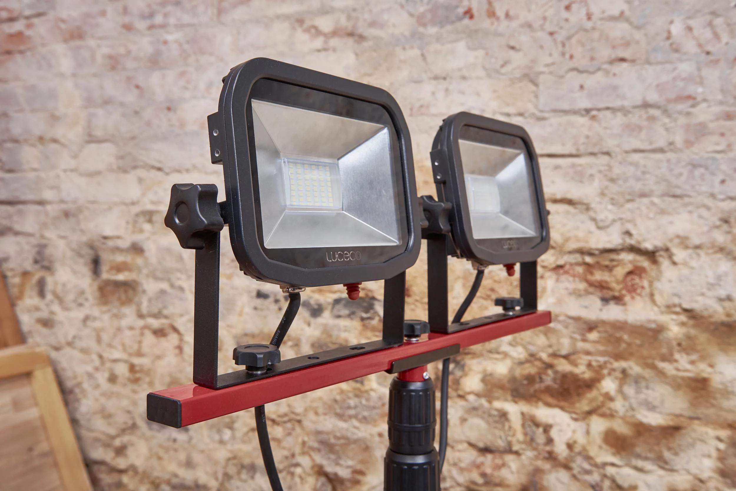 LED Stativfluter für den Innen- und Außenbereich mit 2 x 22 Watt - 1