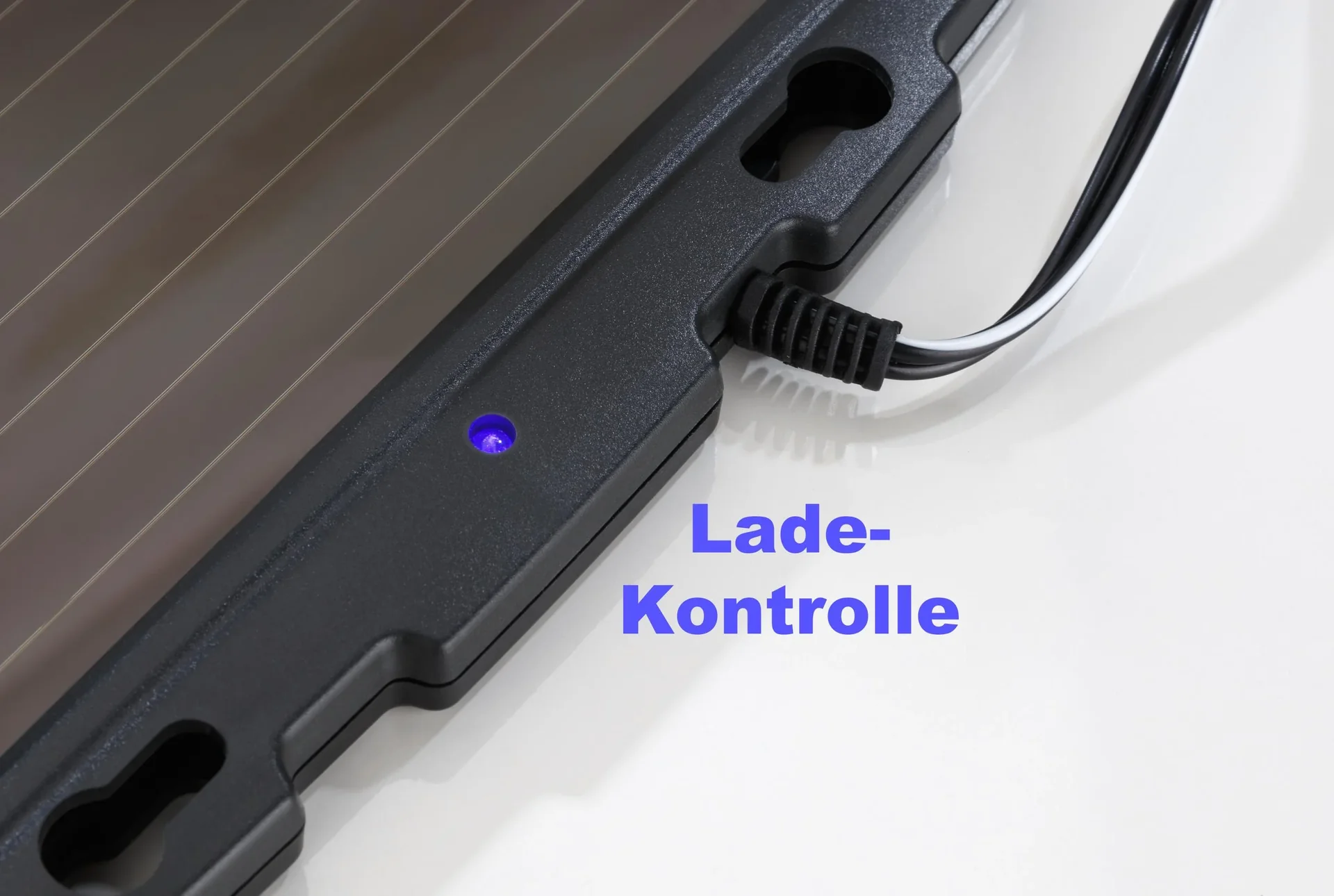 4,5 Watt Mobiles Solarpanel zur Erhaltungsladung - 2