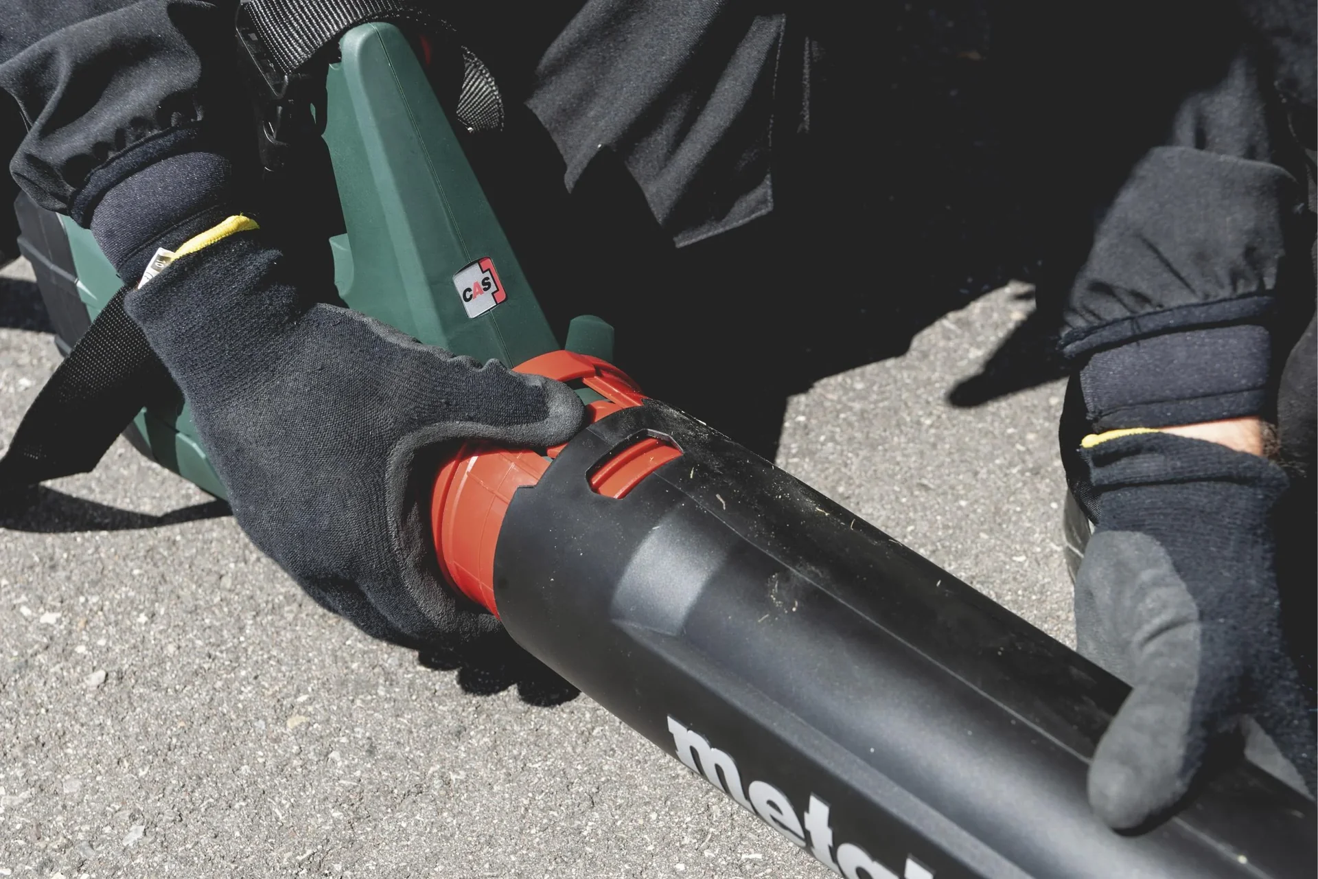 Akku-Laubbläser LB 18 LTX BL 2x 5,2 Ah, Ladegerät ASC 55 - 0