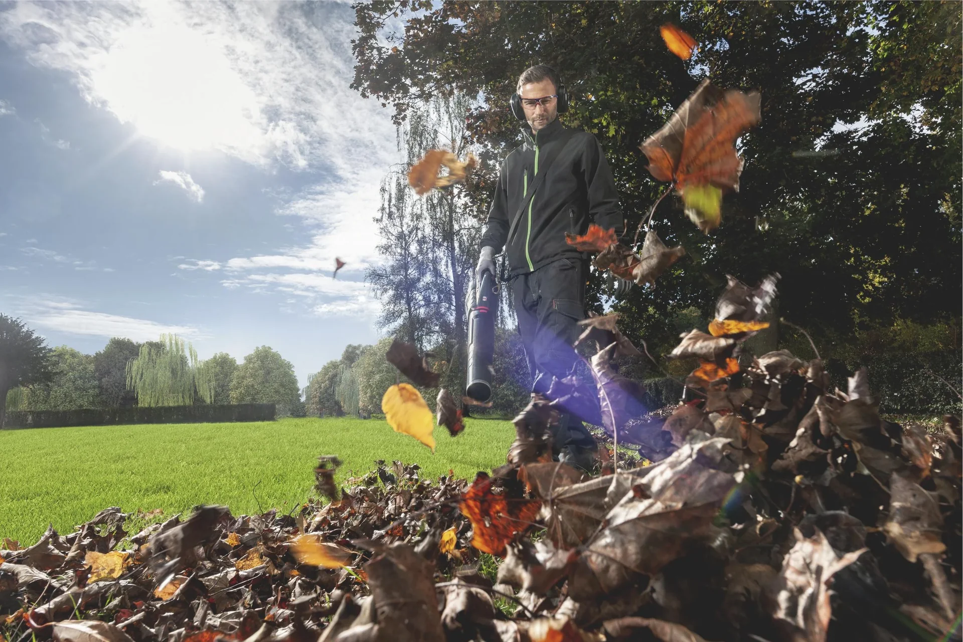 Akku-Laubbläser LB 18 LTX BL 2x 5,2 Ah, Ladegerät ASC 55 - 3