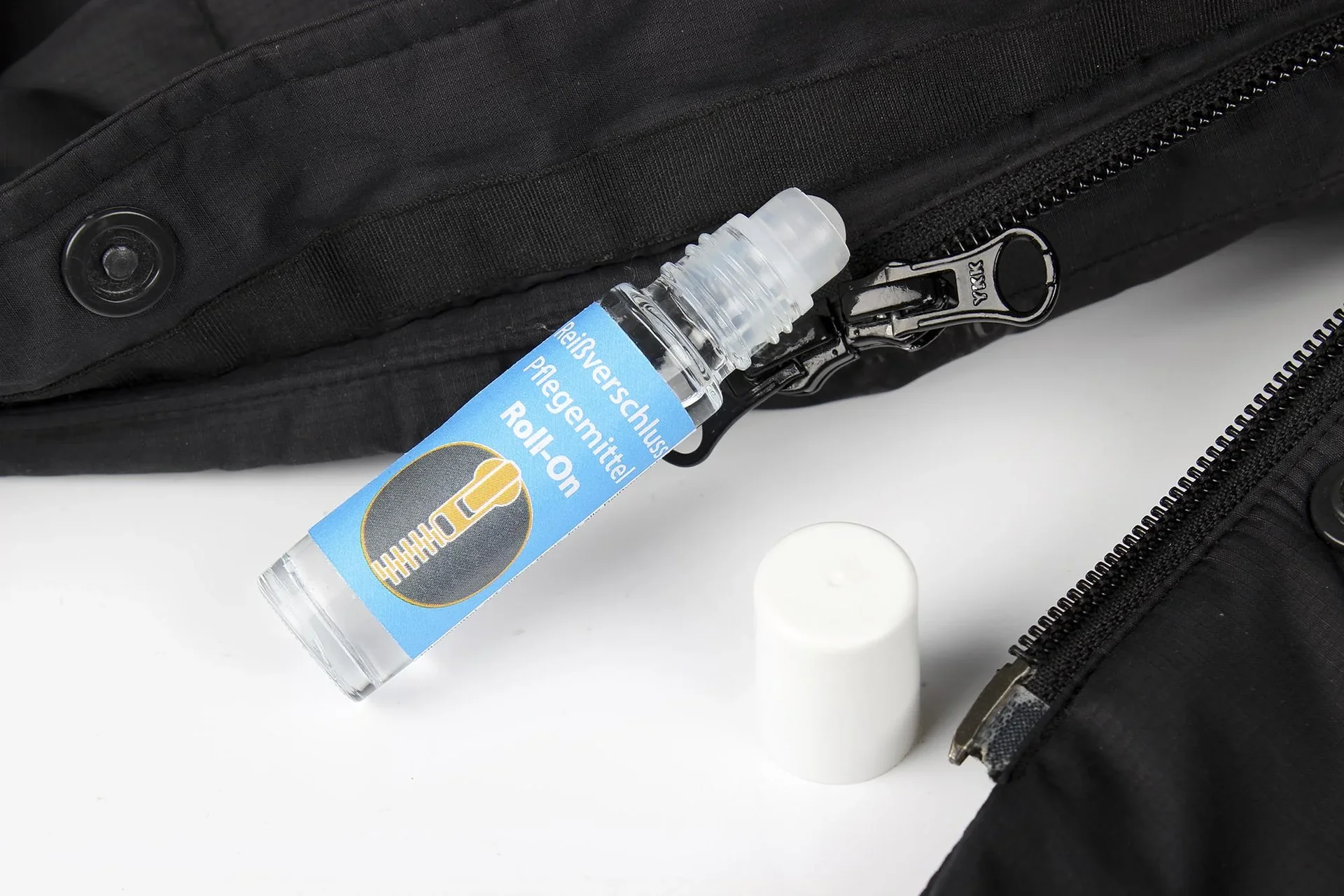 Greifhilfe für Reißverschlüsse & Reißverschluss Pflegemittel Roll-On-Set - 3
