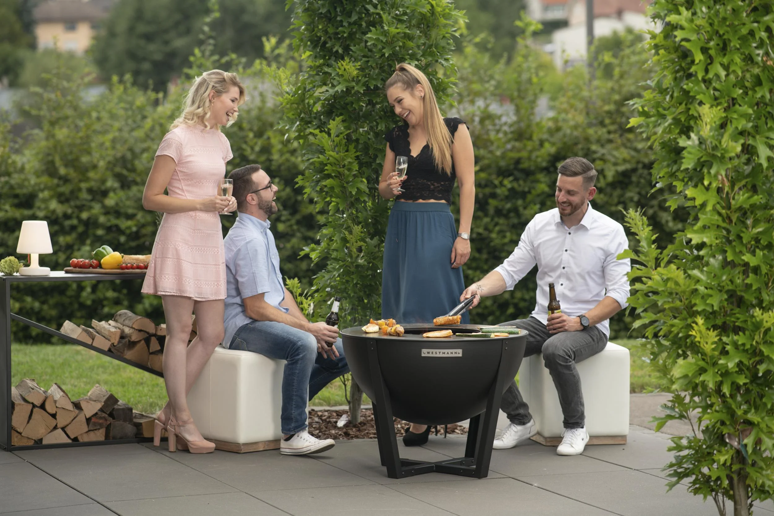 Feuerstelle Premium Grill und Feuerstelle 81x81x62 cm Schwarz - 0
