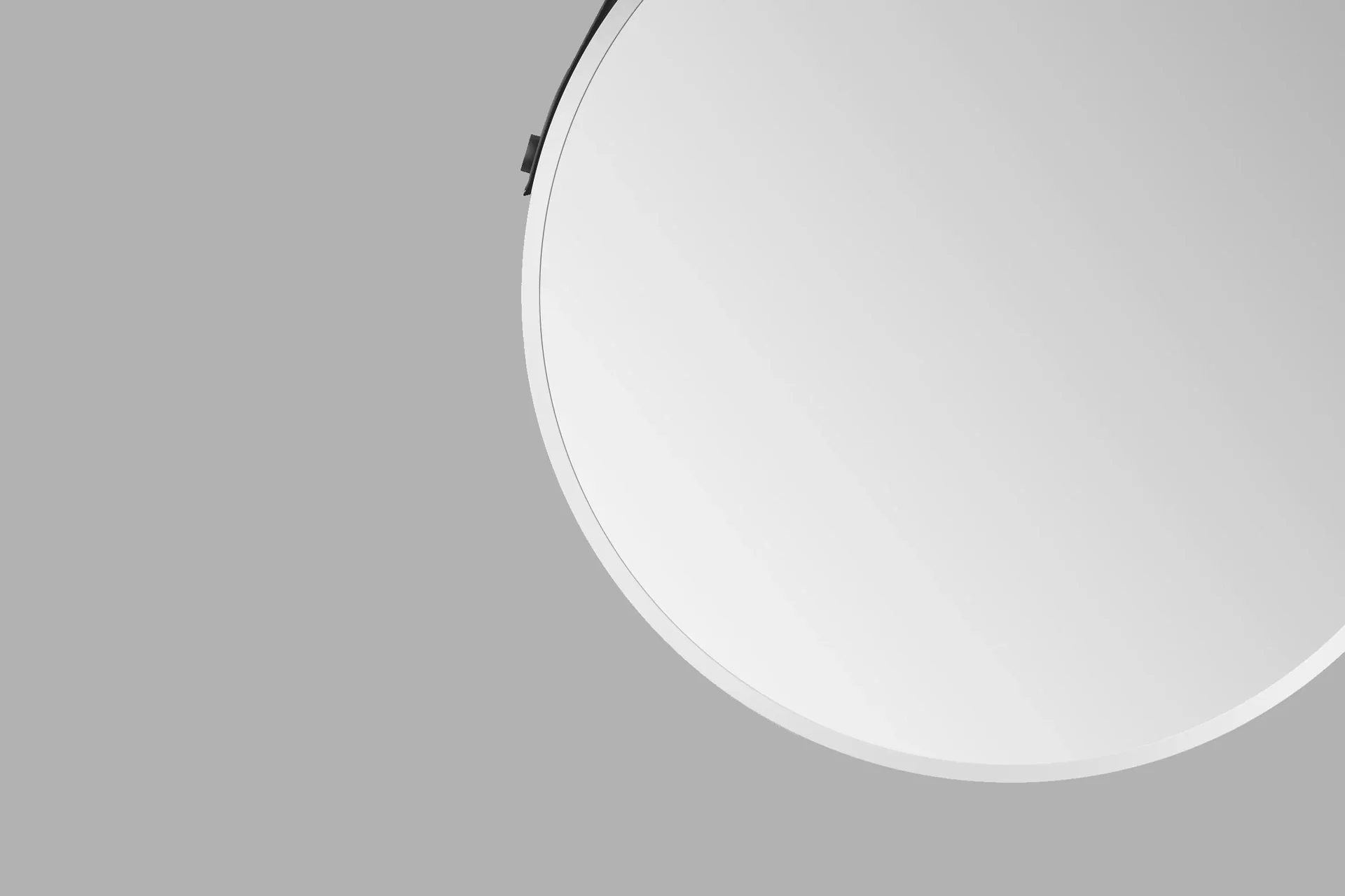 Dekorativer runder Wandspiegel in weiß matt Ø 50 cm - hochwertiger robuster Aluminiumrahmen - 5