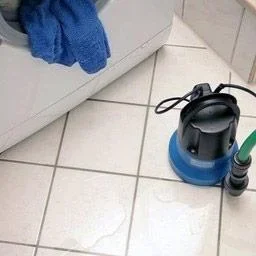 Flachabsaugpumpe GFS401S - 400W - 7000 L / h Inklusive 15 m Gartenschlauch mit Düse und Armaturen - 3