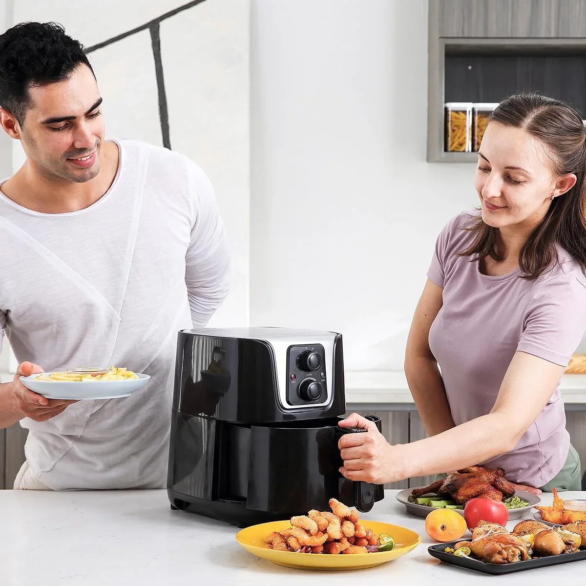 Heißluftfritteuse 4 L mit Doppelknopfsteuerung schnelles Luftzirkulationssystem Timer Antihaftbeschichteter Korb - 2