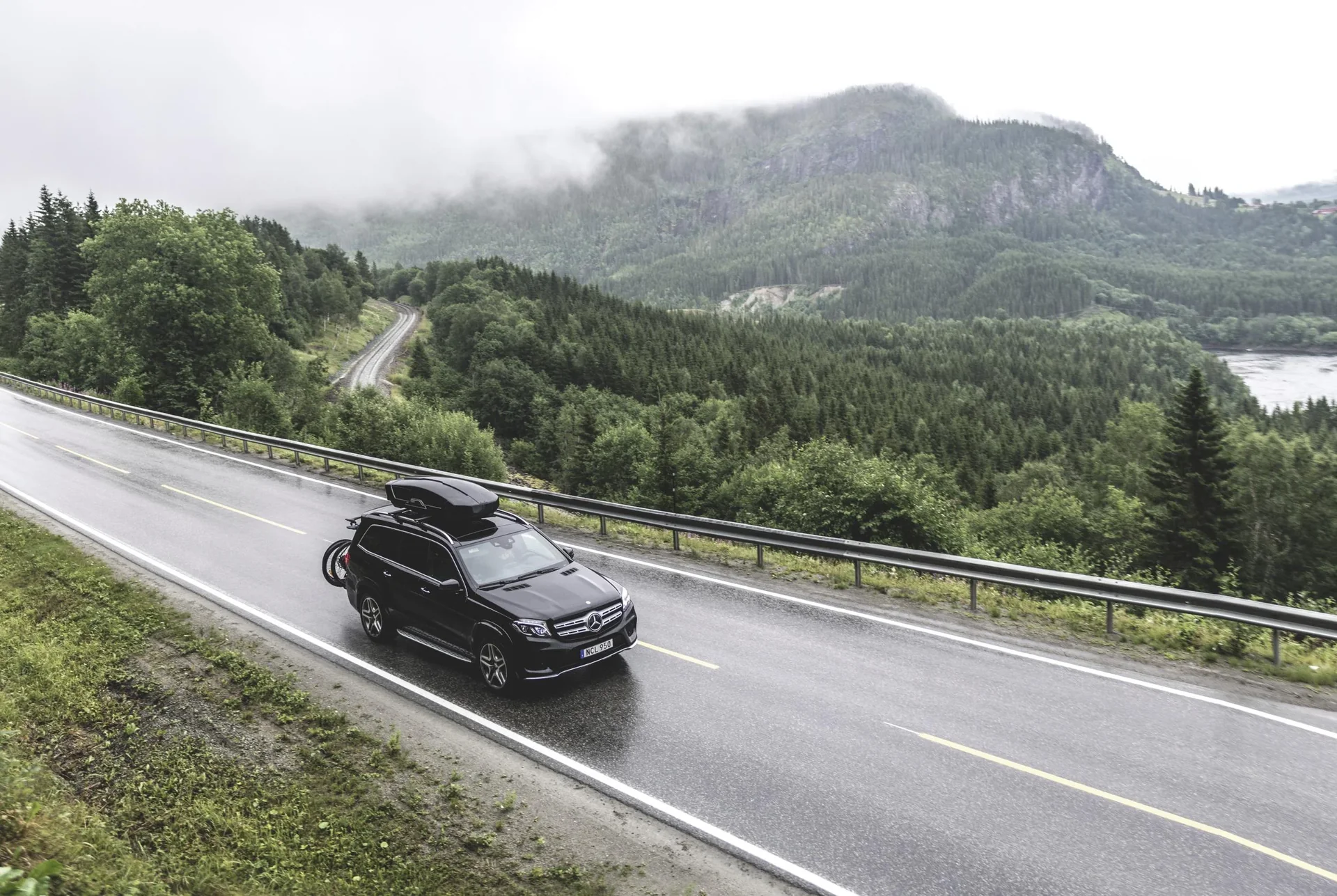 Dachbox Motion XT Black Glossy, Größe XL - 3