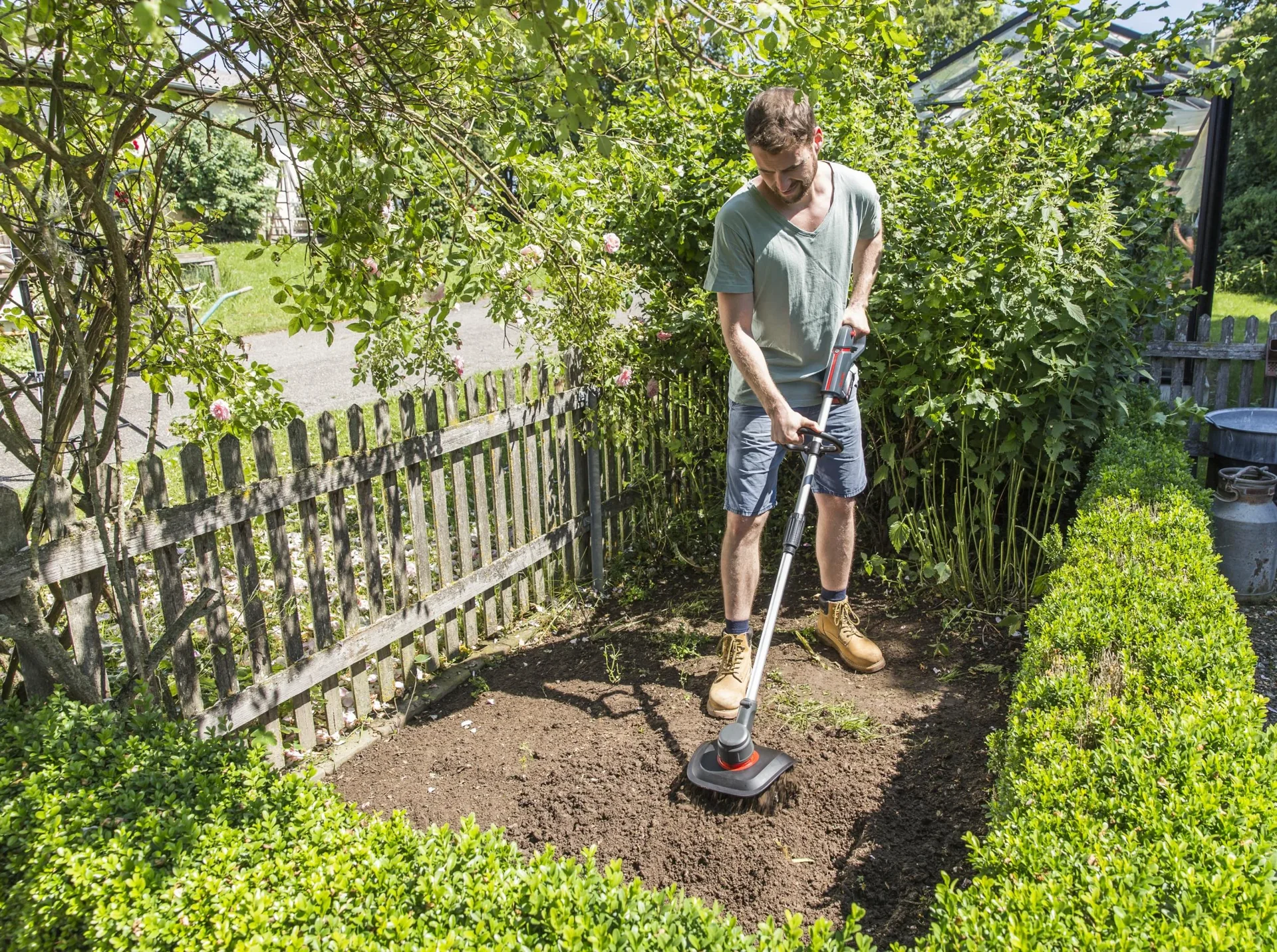 18 V BOSCH HOME AND GARDEN COMPATIBLE Akku-Bodenhacke TL 1820 - 0