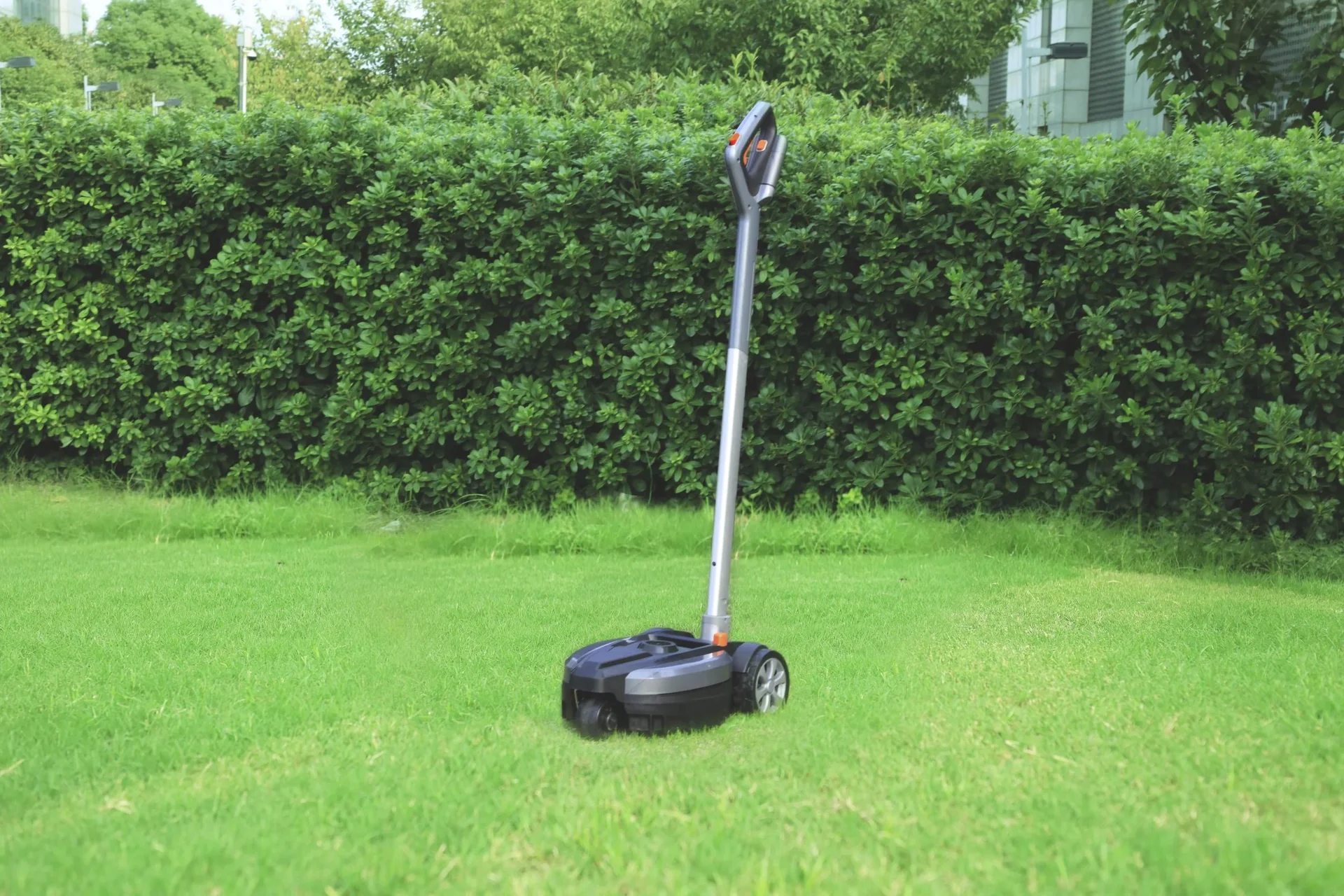 LM F23-EU 12V iFlex Compact Mower - 3